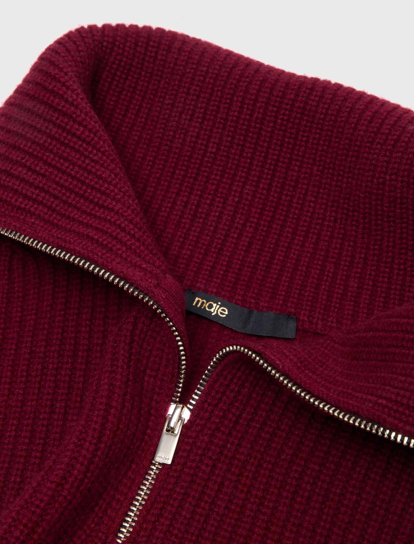 Knit collar