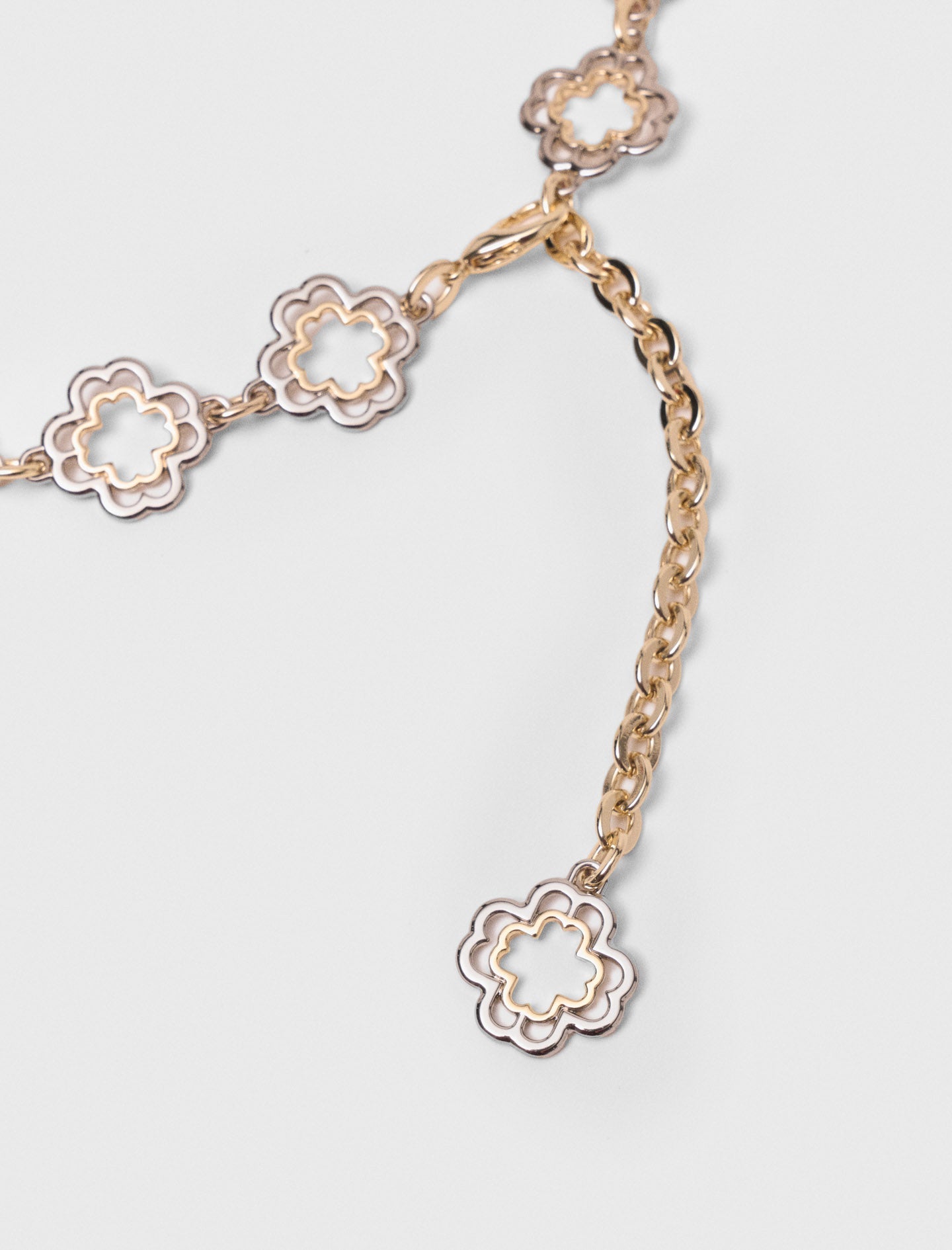 Two-tone Clover chain belt