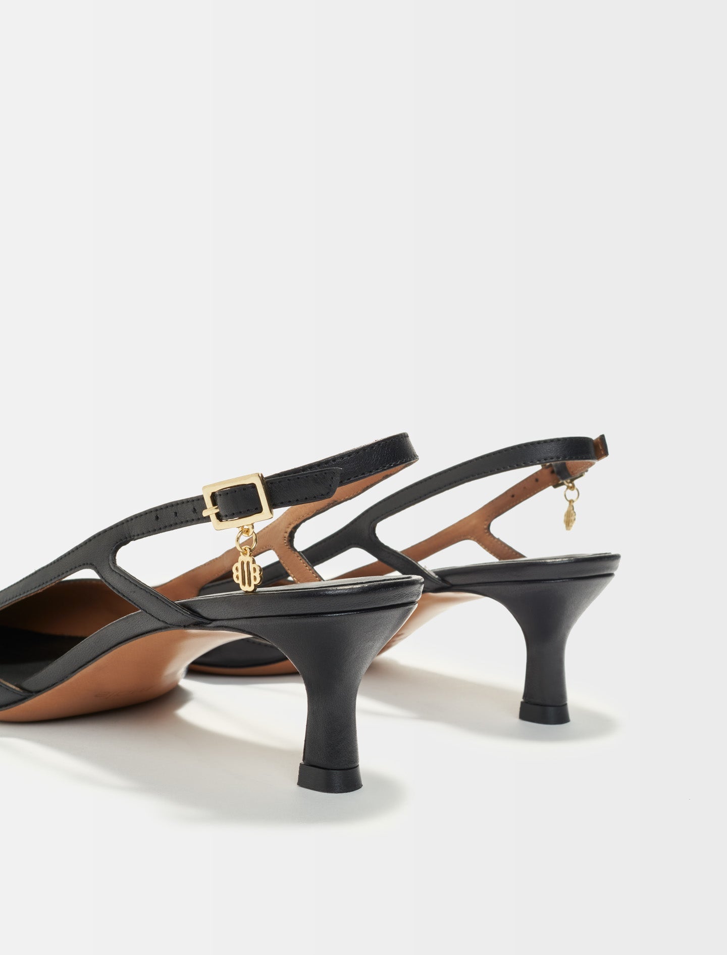 Black-POINTED-TOE PUMPS WITH STRAPS