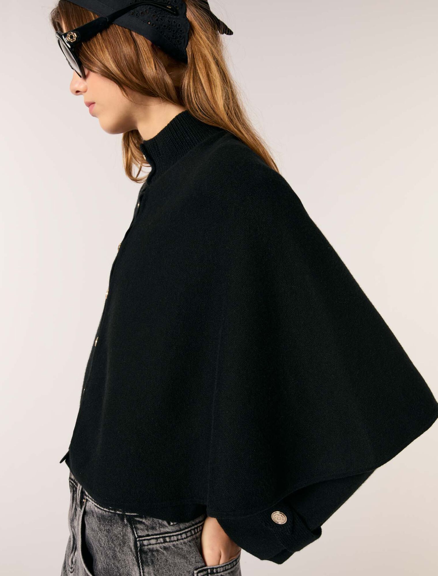 Black-Cape-effect cardigan