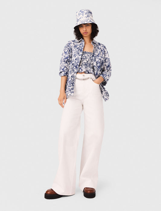 Wide high-waisted jeans