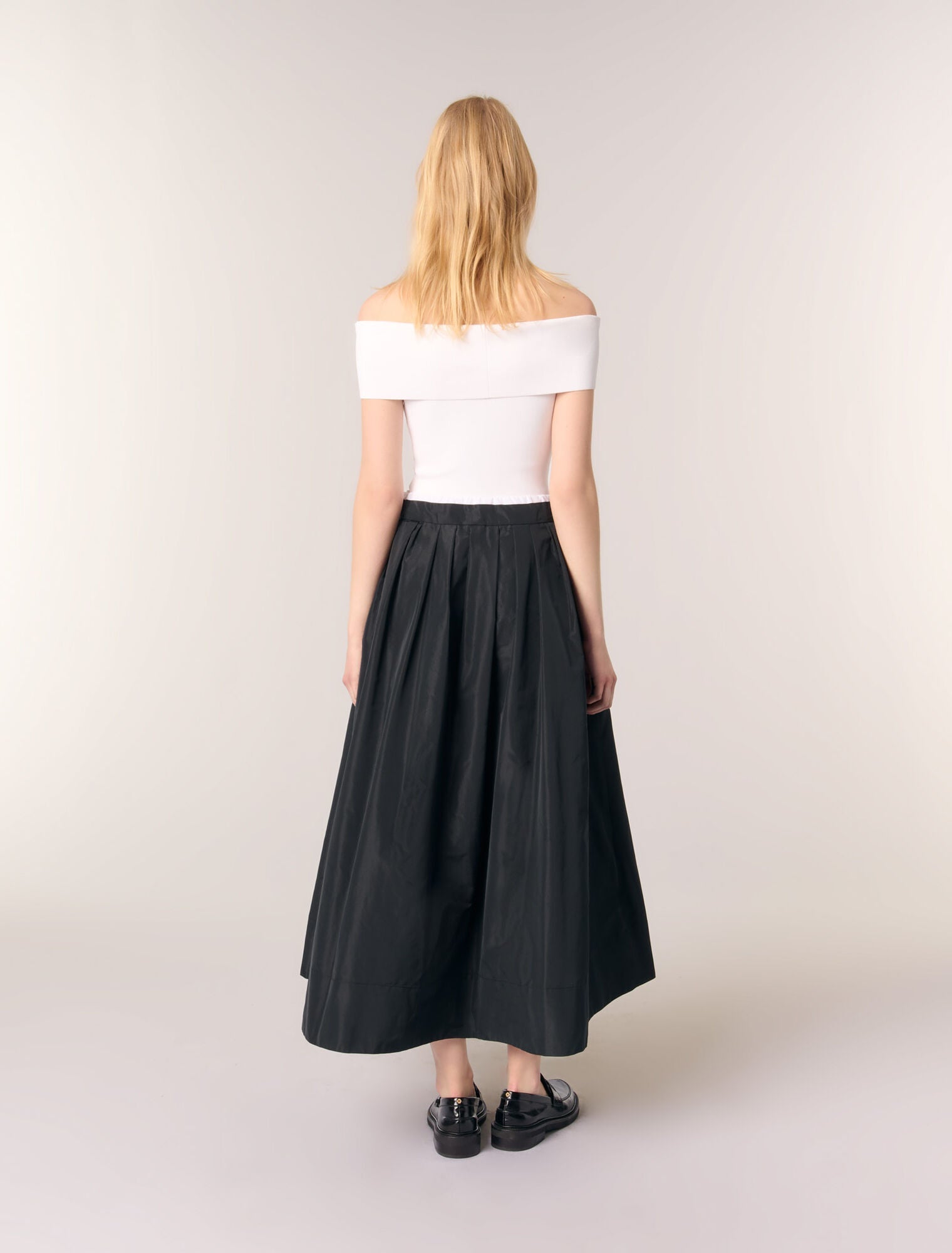Black-Long skirt with contrast waistband