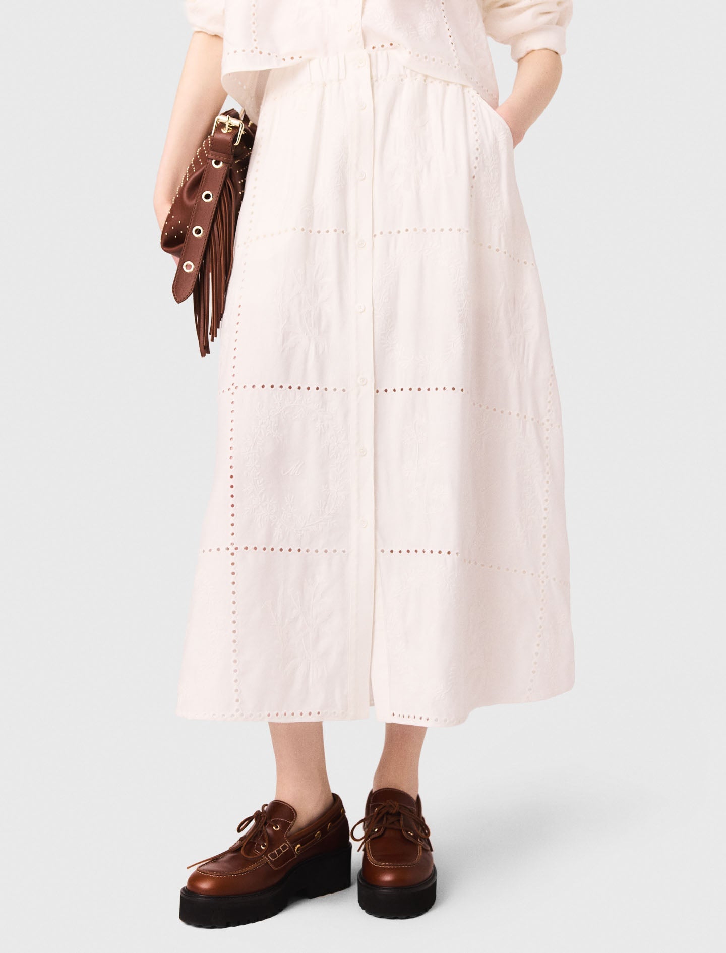 Embroidered midi skirt White