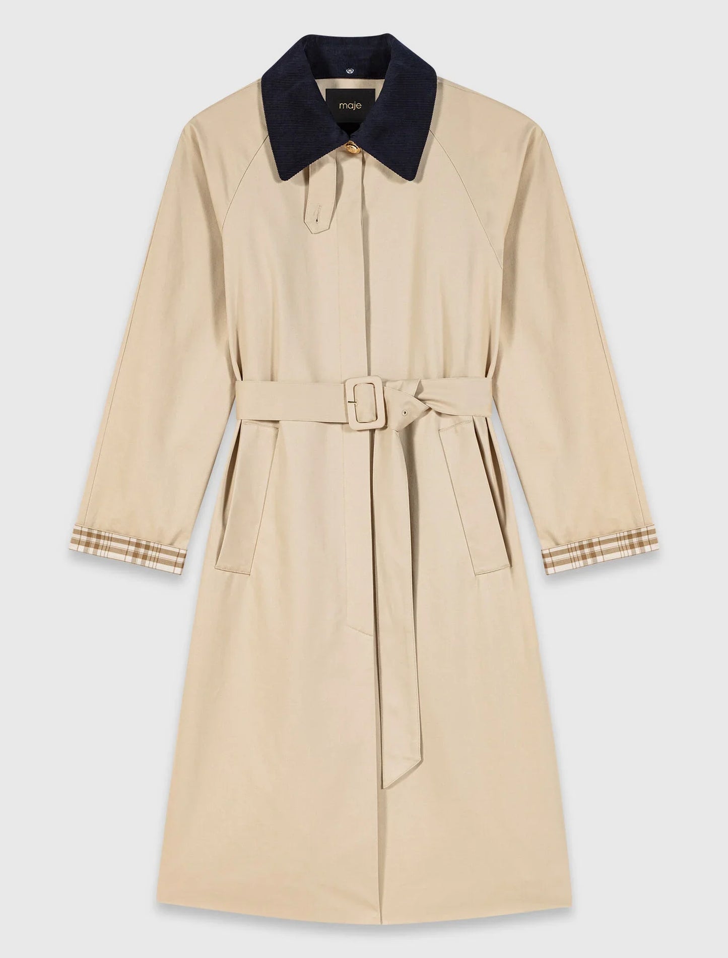 Contrast sleeve and collar trench