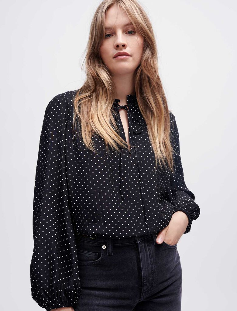 Black featured FLOATY TOP