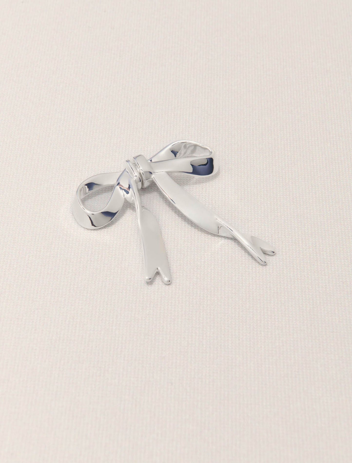 Silver-Silver bow earring