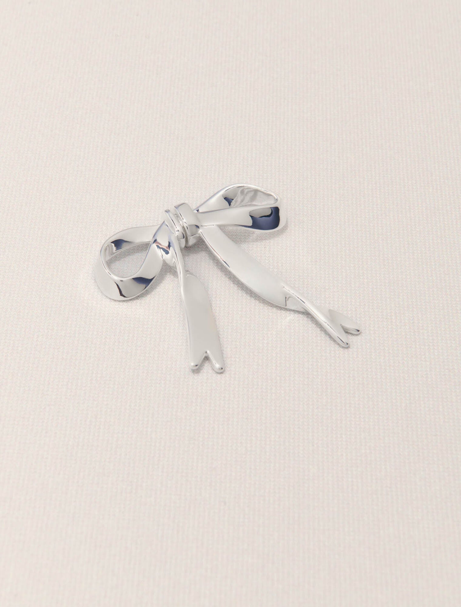 Silver-Silver bow earring