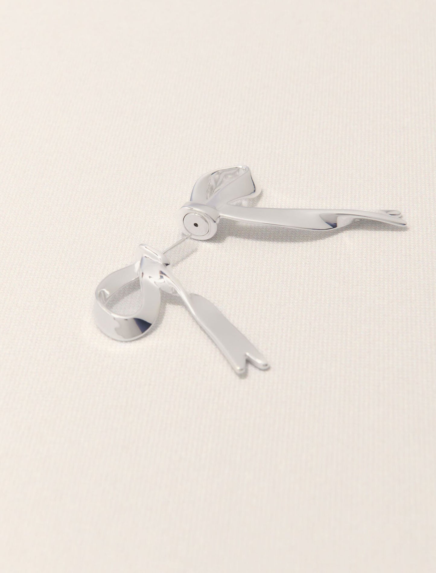 Silver-Silver bow earring