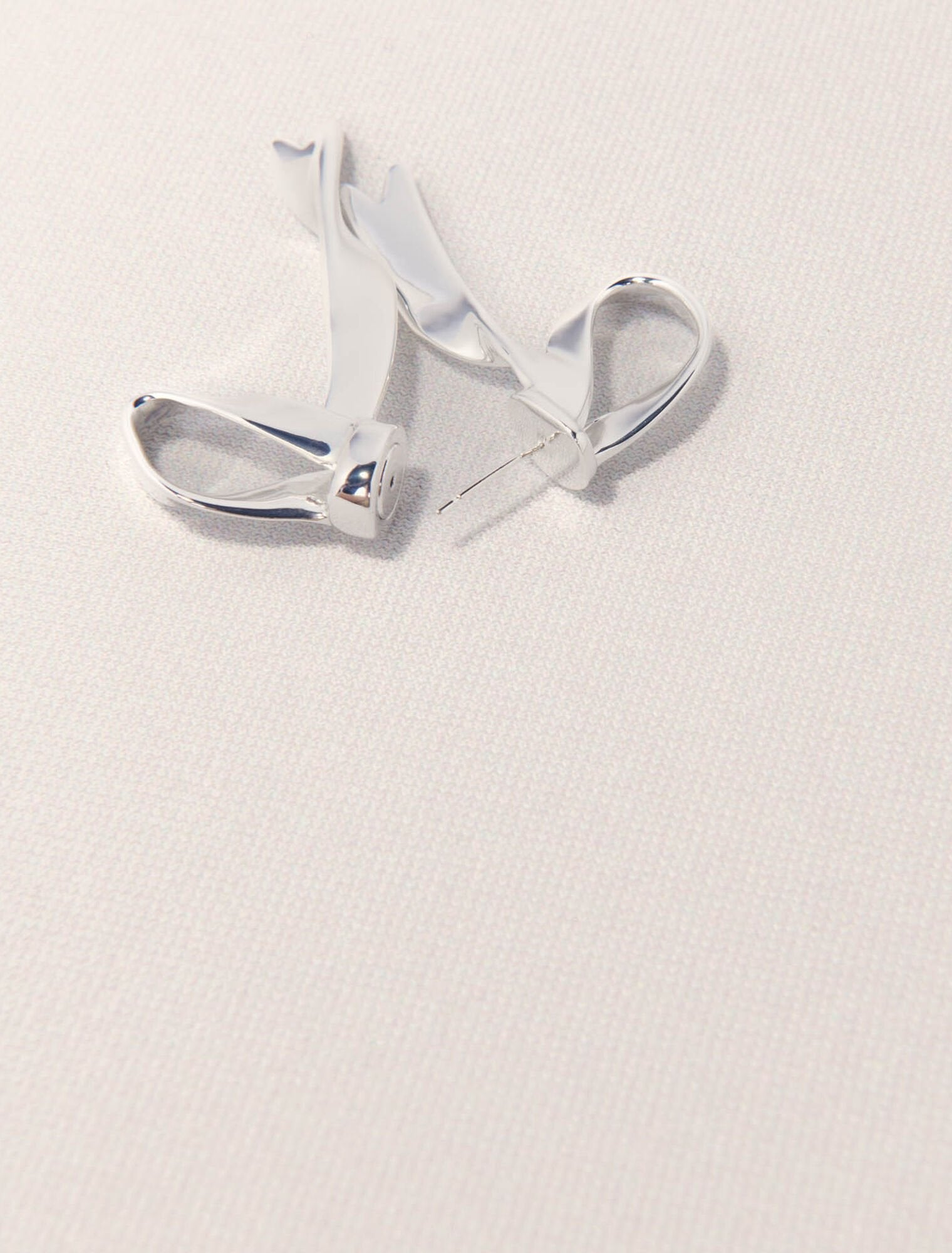 Silver-Silver bow earring