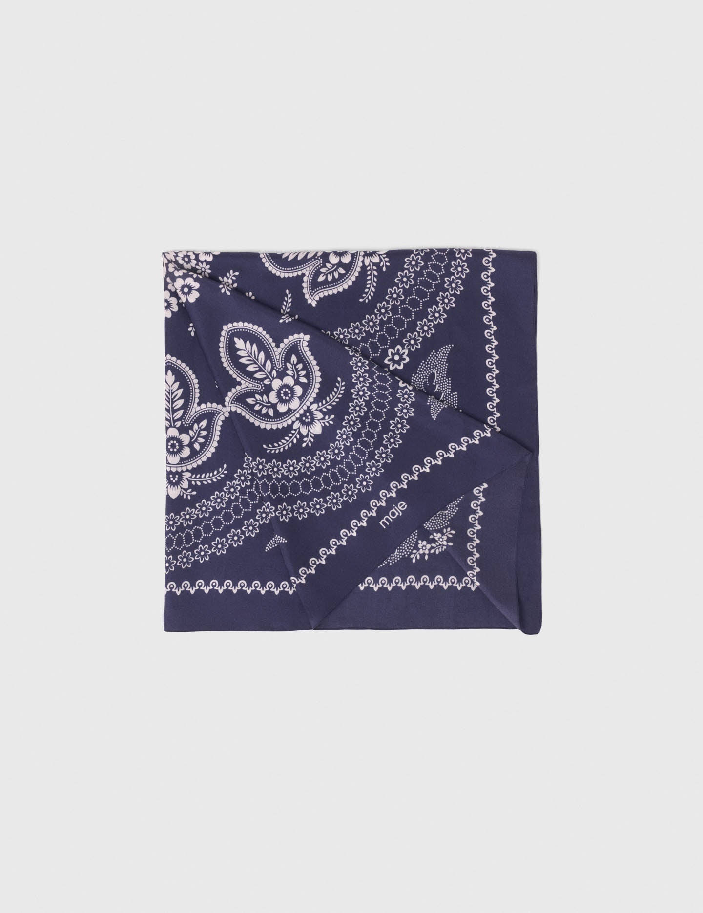 90x90 cm printed silk square scarf