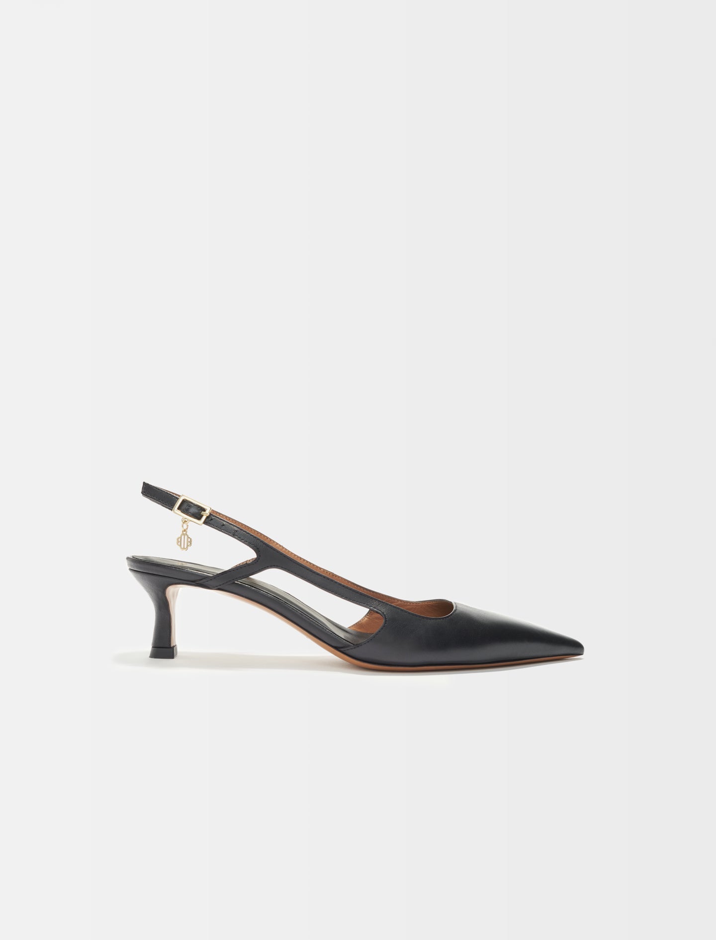 Black-featured-POINTED-TOE PUMPS WITH STRAPS