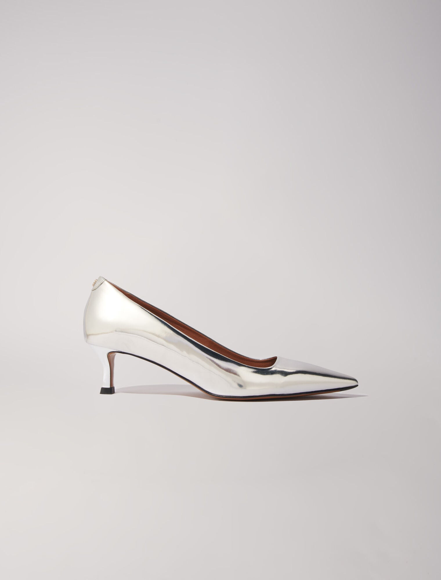 Silver featured Pointed mirrored leather pumps