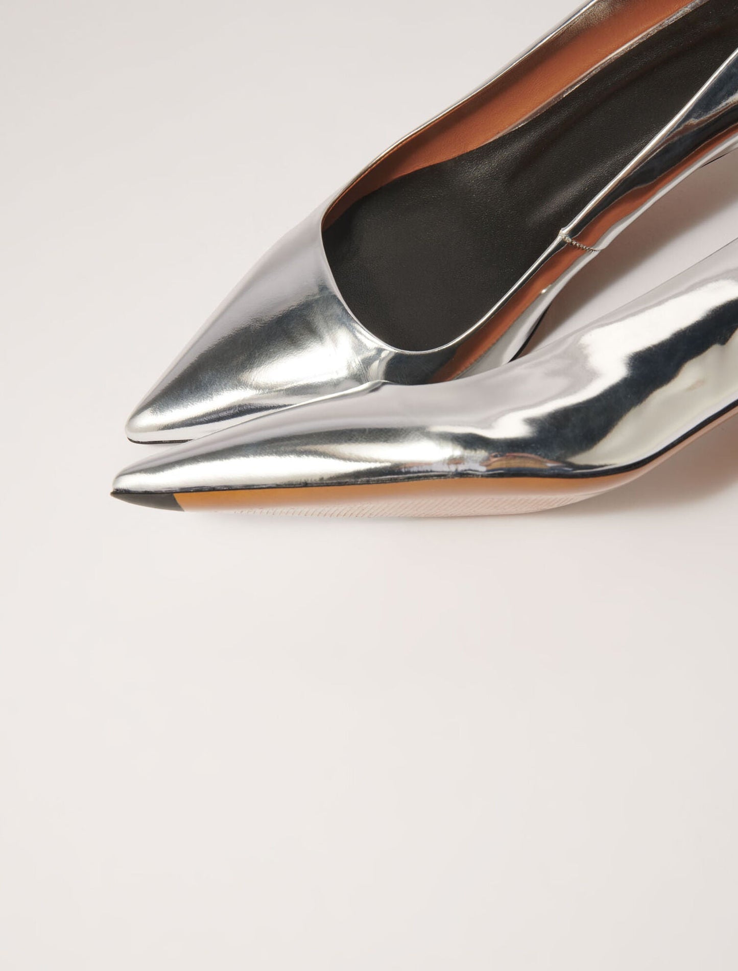 Silver   Pointed mirrored leather pumps