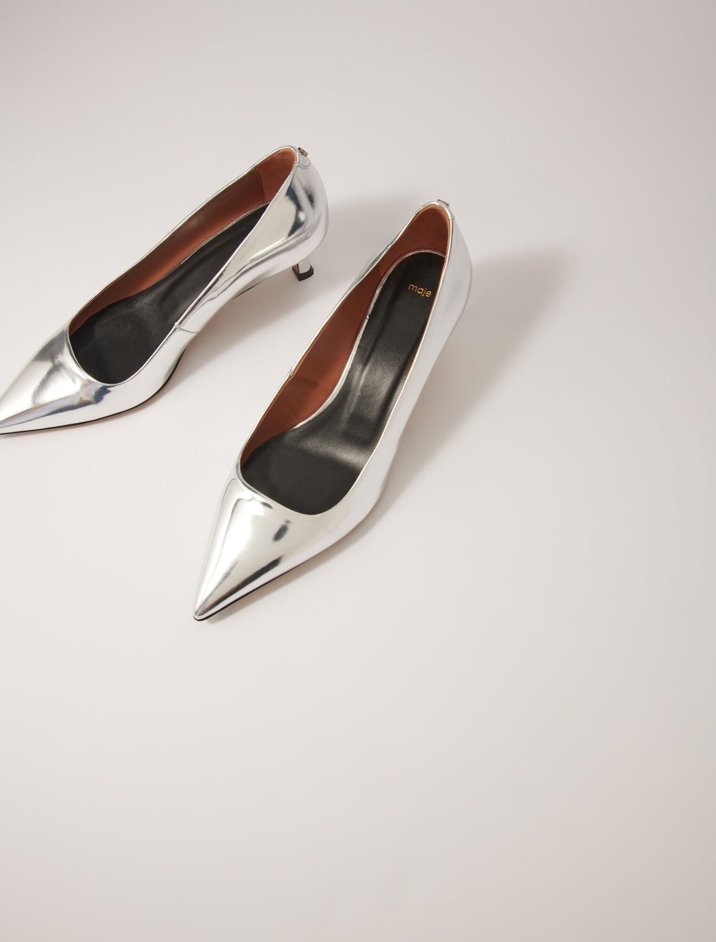 Silver   Pointed mirrored leather pumps