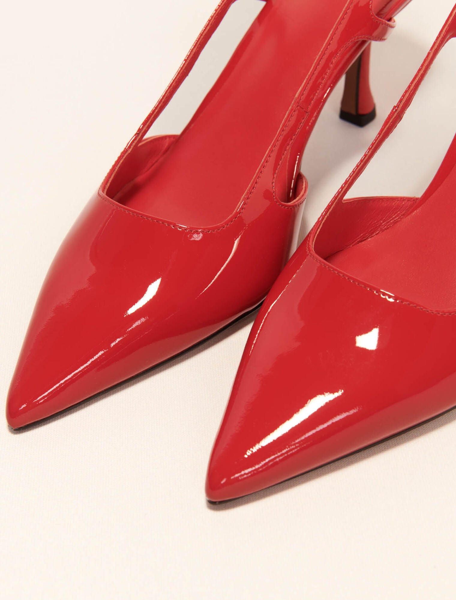Red-Patent leather slingback pumps
