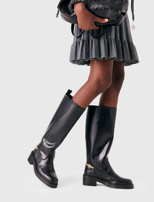 Flat leather boots with chain Black