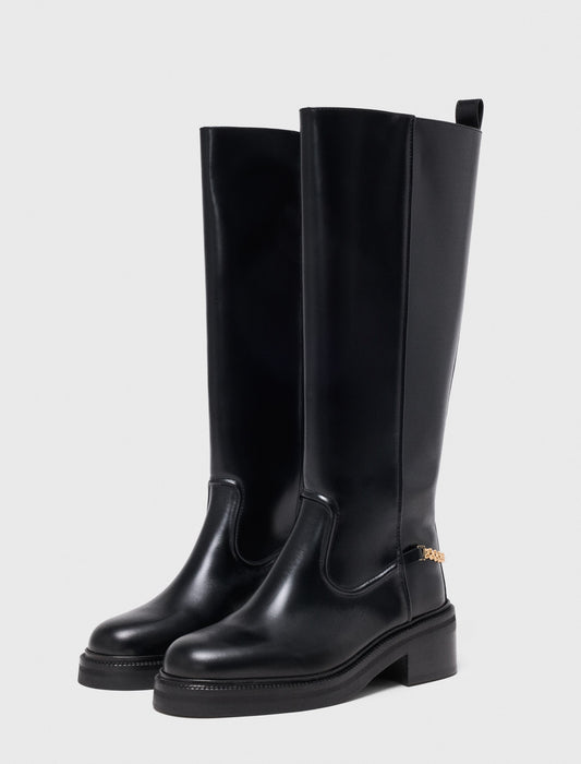 Flat leather boots with chain Black