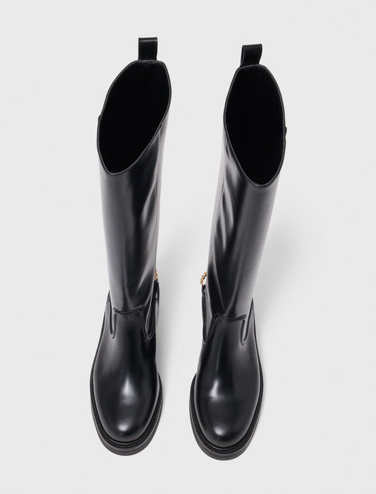 Flat leather boots with chain Black
