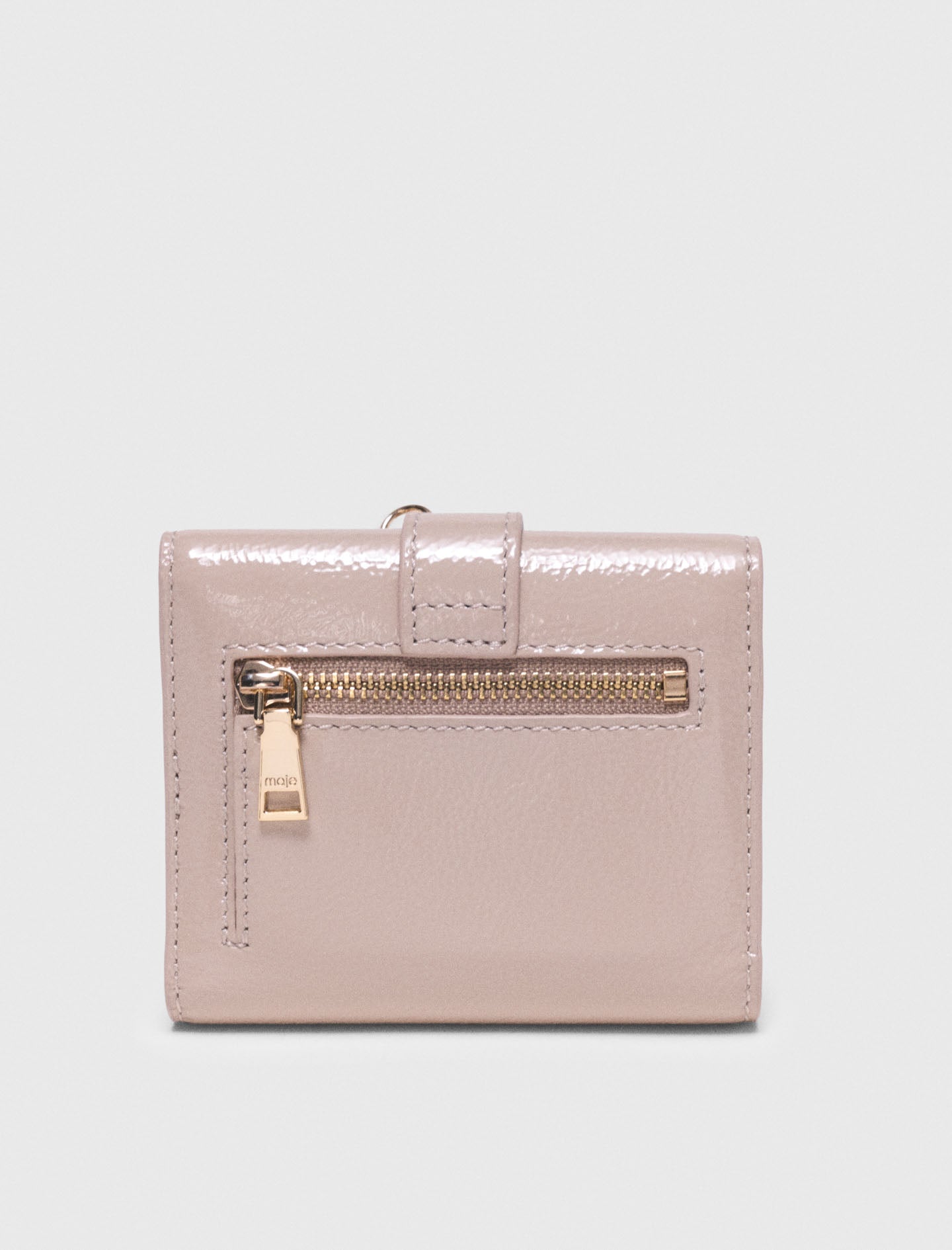 محفظة صغيرة من الجلد