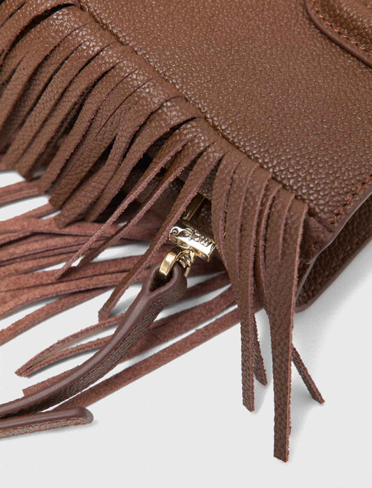 Grained leather M bag Brown