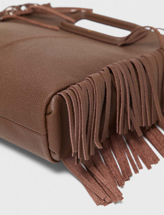 Grained leather M bag Brown