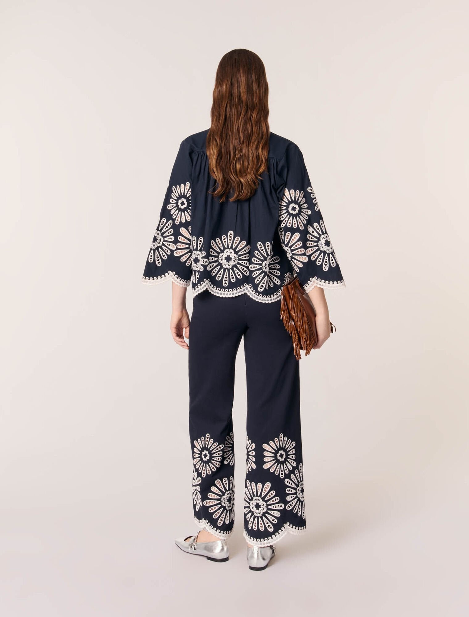 Navy-Cropped shirt with crochet detail
