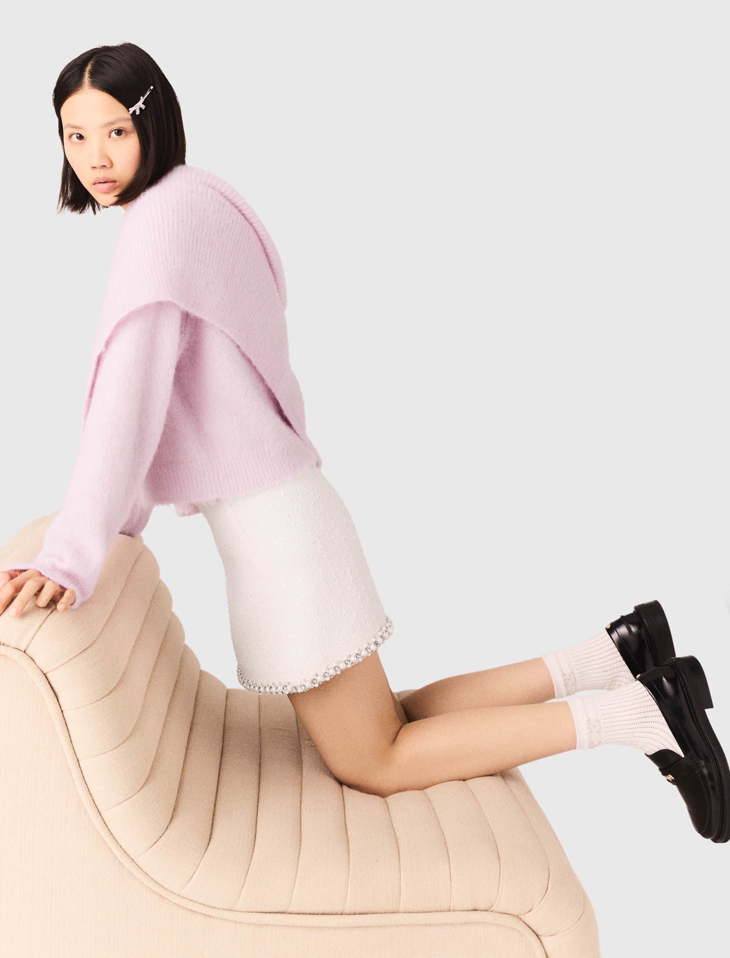 تنورة تويد مزينة باللؤلؤ