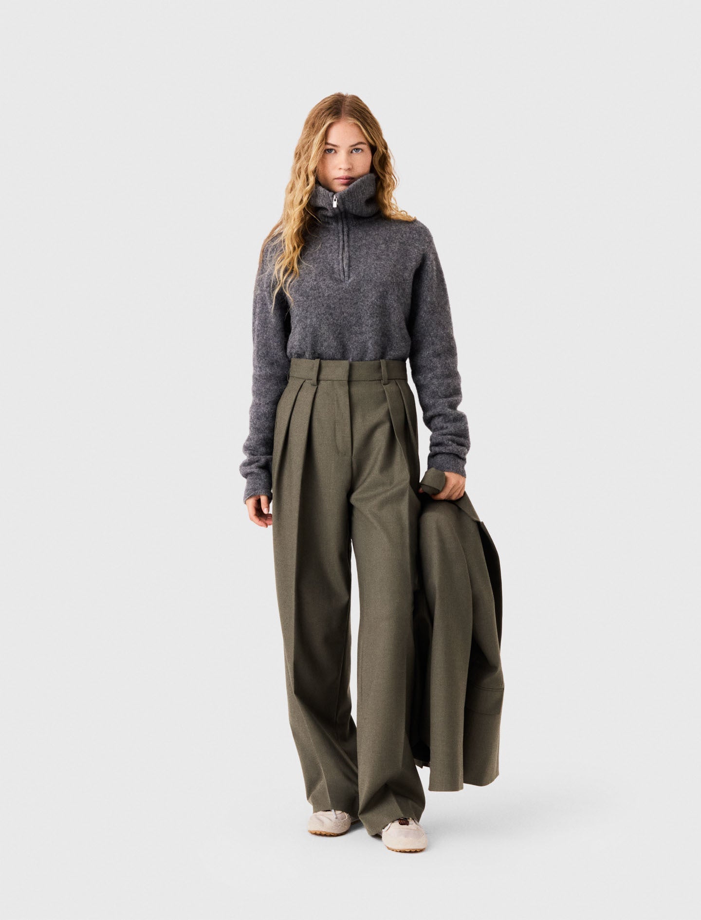 Wide-leg suit trousers with pleats Khaki