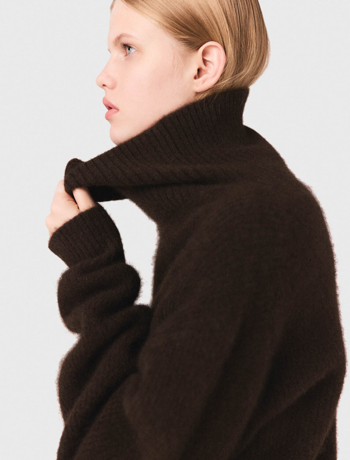 mfppu00950 high neck yak jumper dark brown
