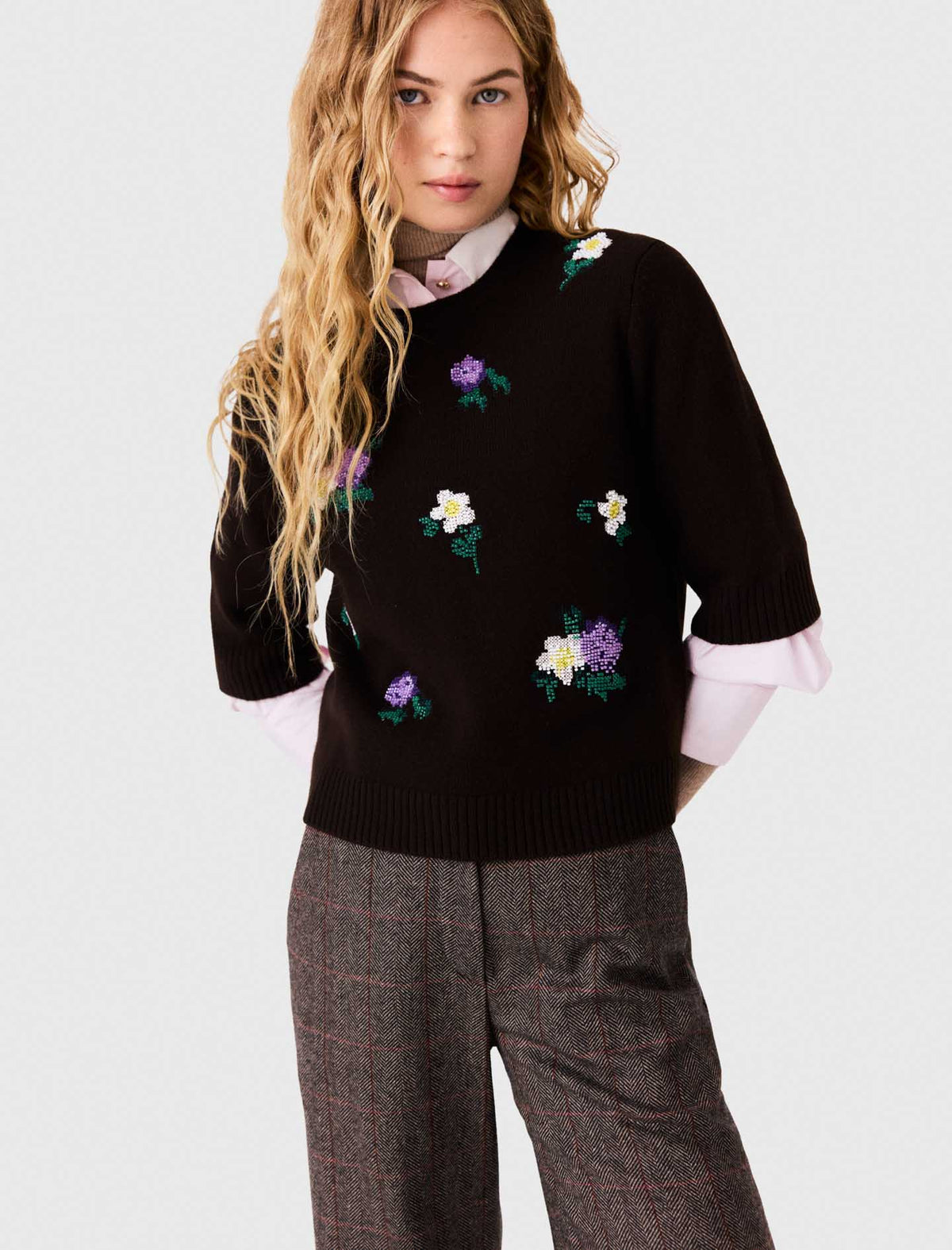 Jumper with floral embroidery Brown