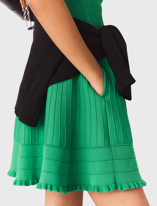 فستان محبوك بدون أكمام