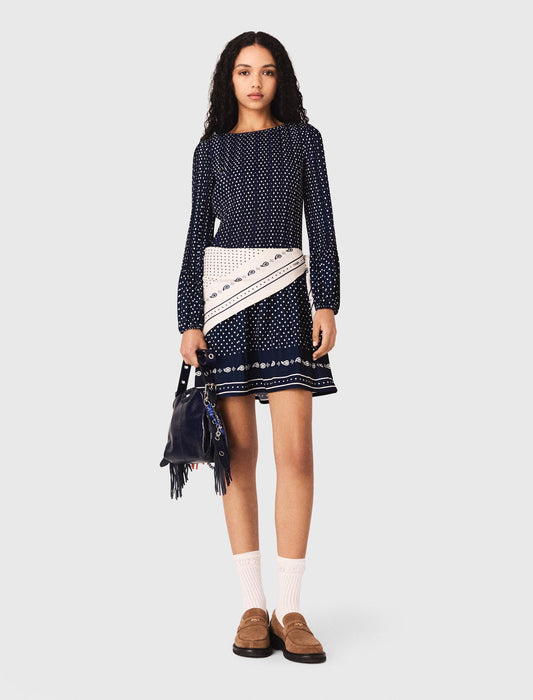 فستان منقط بثنيات