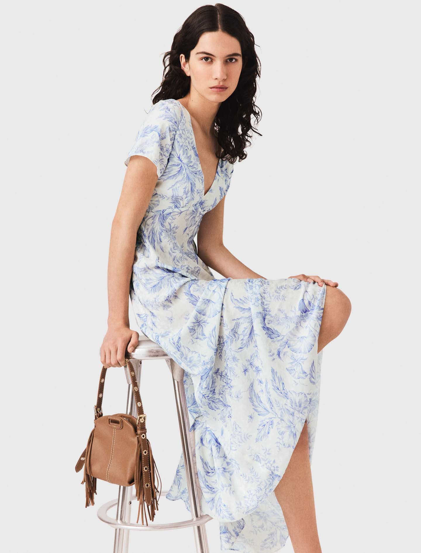 Flowing patterned maxi dress Sky Blue Large Flowers Print