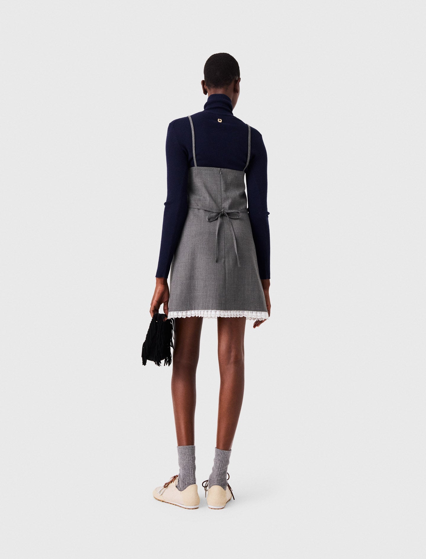 Short tailored dress with lace Grey