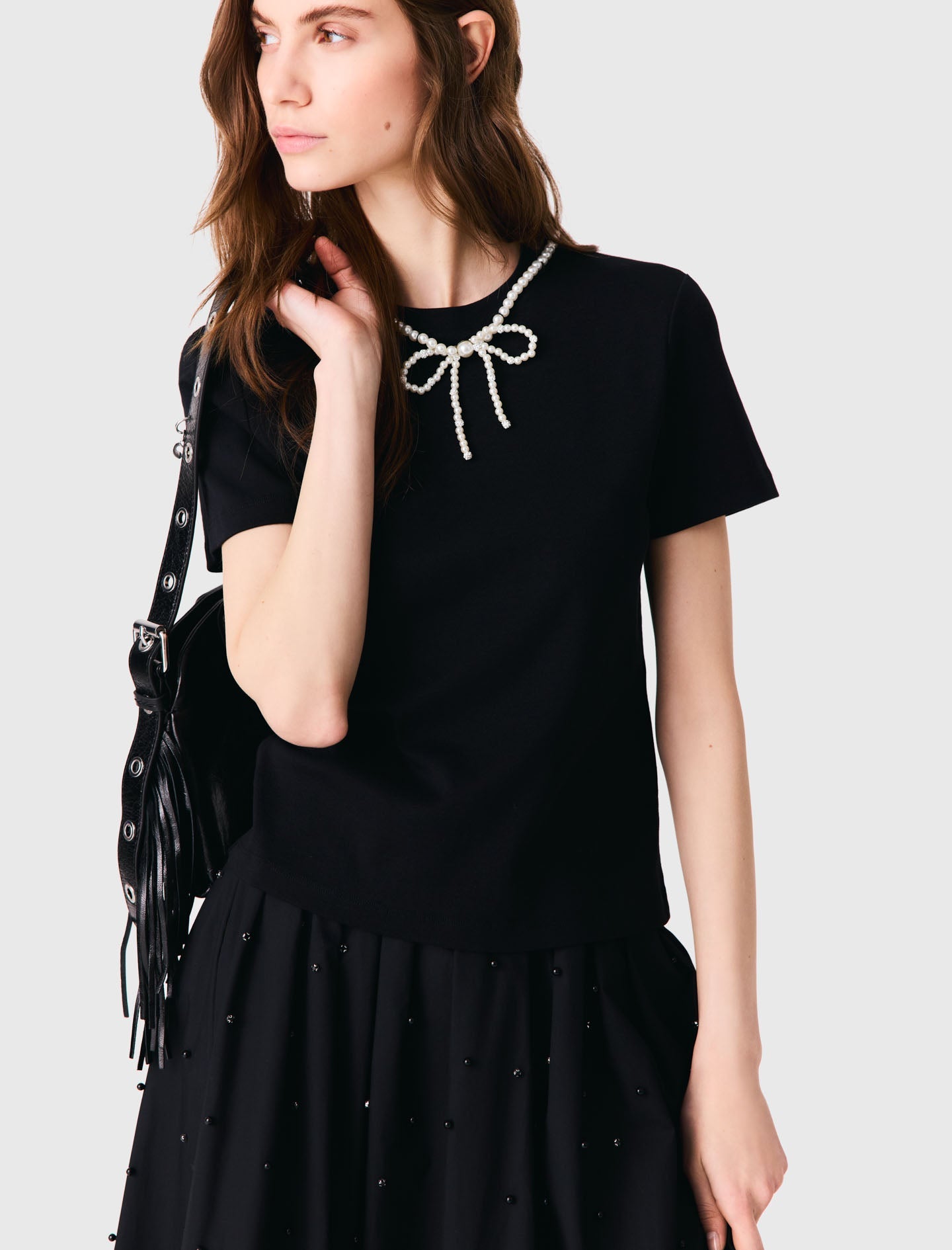 Detachable beaded collar T-shirt Black